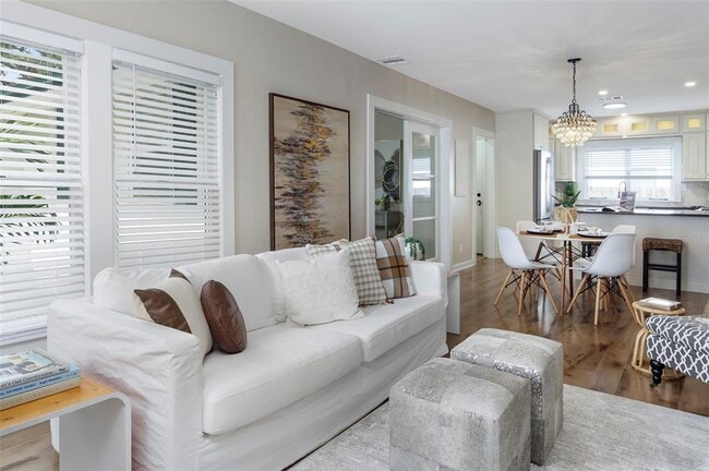 Photo - 701 38th Ave N