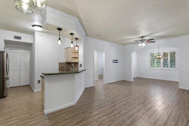 Photo - 10103 Myrtlewood Cir W