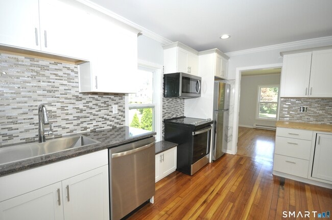 Photo - 17 Hough St