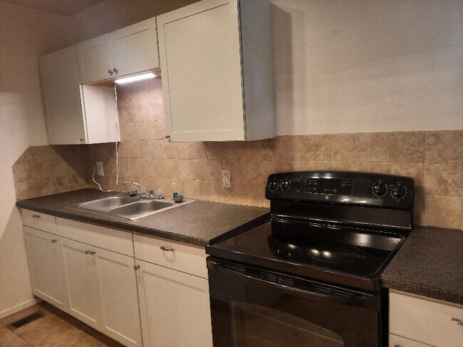 512 Phoenix Ave Unit 6