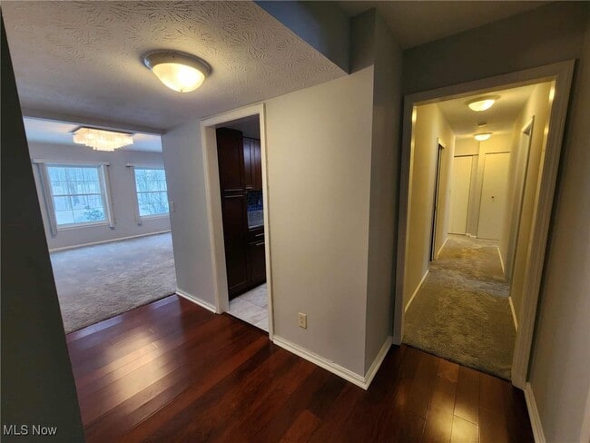 Photo - 6960 Carriage Hill Dr