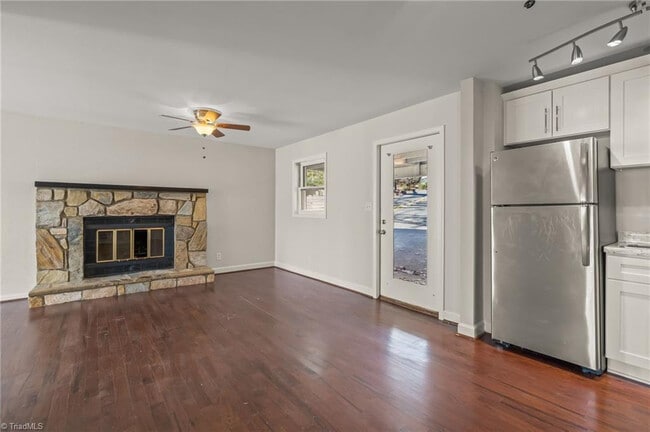 Photo - Room in House on Merry Oaks Trail