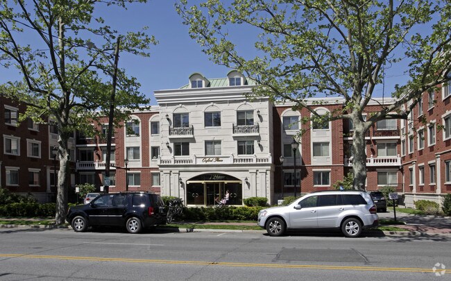 Oxford Plaza - Oxford Plaza Apartments