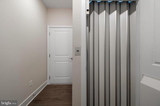 Photo - 7960 -B Potter Pl