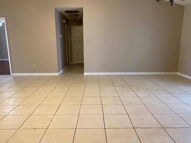 Photo - 2043 Rob Way