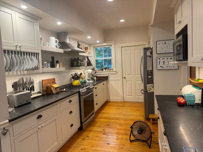 Photo - Short term- 3 Bedroom just two blocks from Main Street