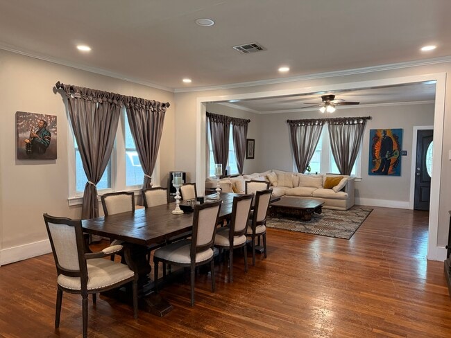 Photo - 110 S Saint John St