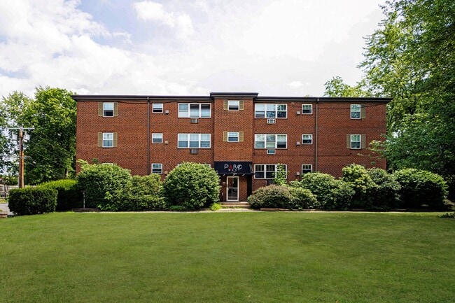 Enclave West Hartford / Parc West
