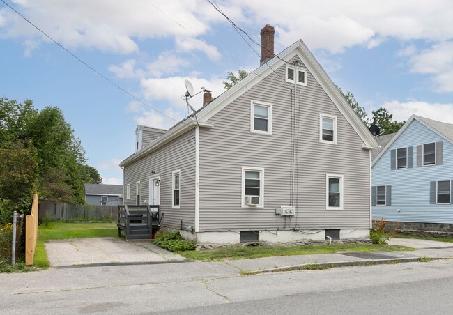 Building Photo - 140 Sawyer St Unit 140 Sawyer Street Rental
