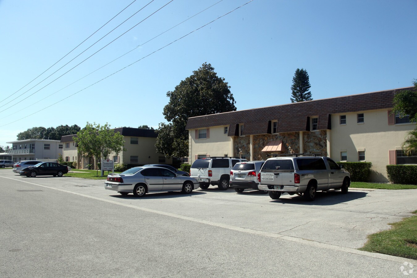 Somerset Apartments - Somerset Apartments