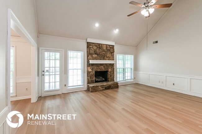 Photo - 301 Locust Grove Dr