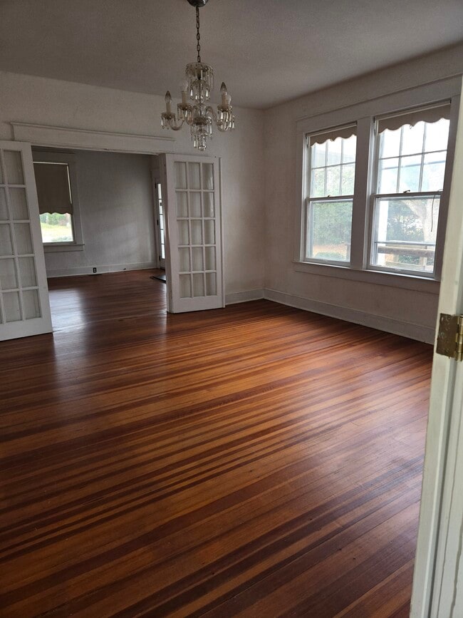 Photo - 611 S Broad St