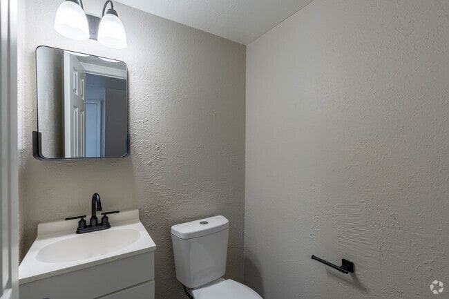 2BR, 1.5BA - 1,200SF - Bathroom - Mayfield 16 Townhomes
