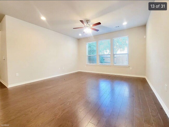 Photo - 9006 Gage Dr