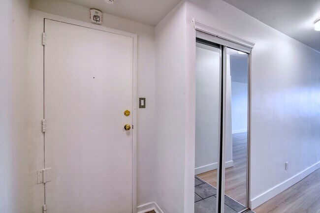 Photo - 3460 Rue Durocher Unit 705