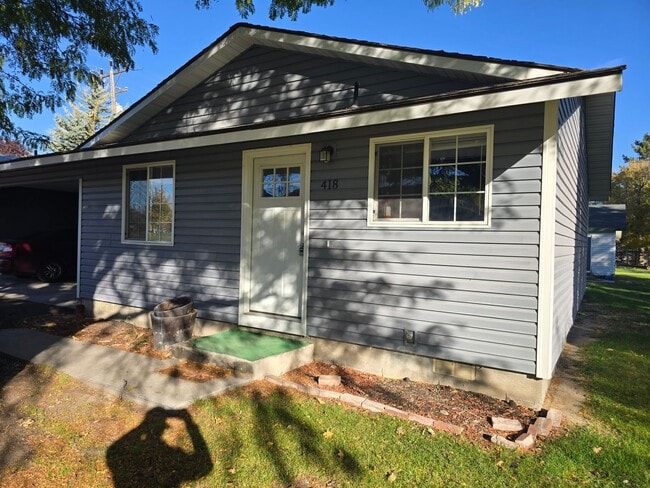 Building Photo - Eastland Duplex Unit 418