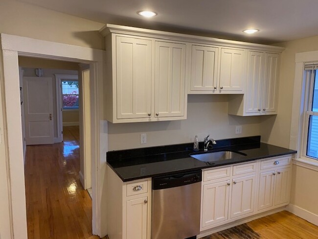 4 bed in Somerville - 4 bed in Somerville Condo