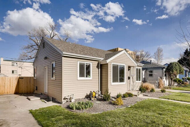 Photo - 1370 Xanthia St