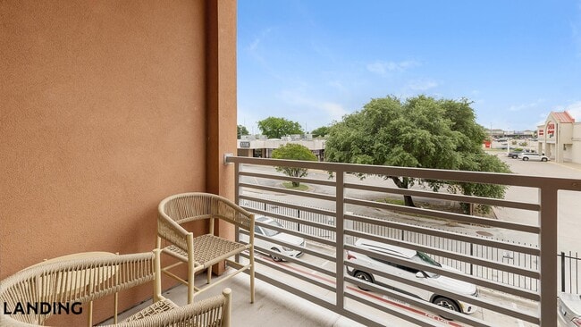2422 S Carrier Pkwy Unit 239