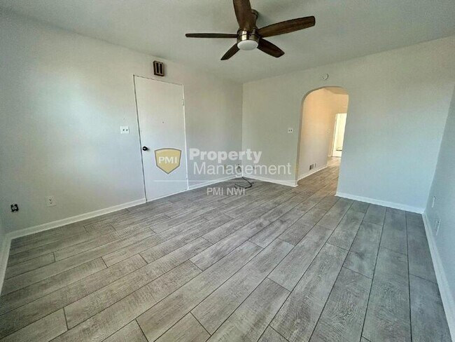 Photo - 4034 Euclid Ave Unidad Top Floor