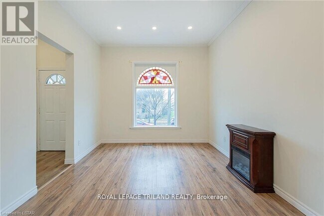 Photo - 101 Malakoff St