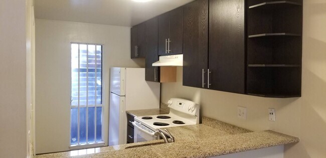 Photo - 654 Vernon St Unidad 6