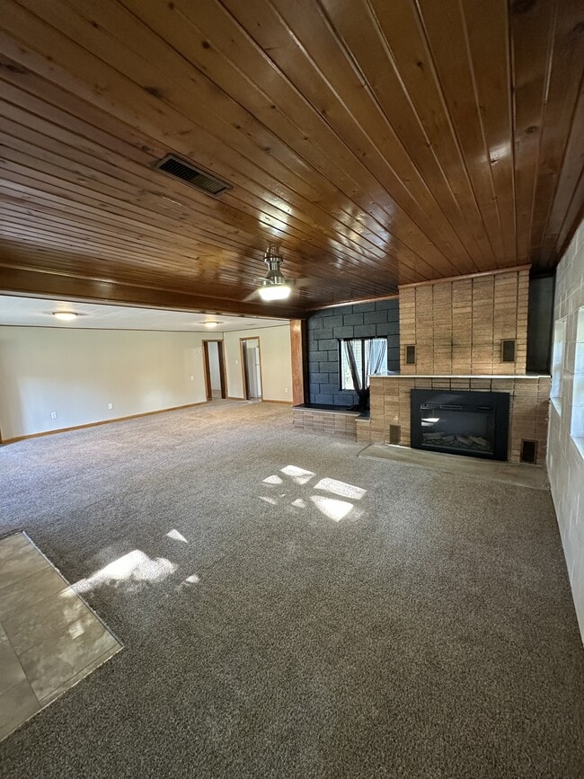 Photo - 10409 N 300 W