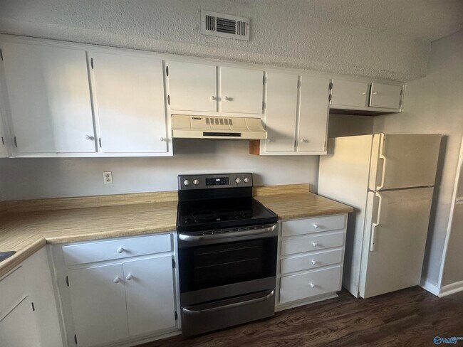 Photo - 199 Marinawoods Dr SE
