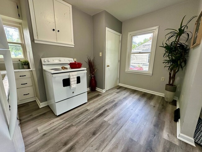 Photo - 2 bed, 1 bath home for rent in Waterloo