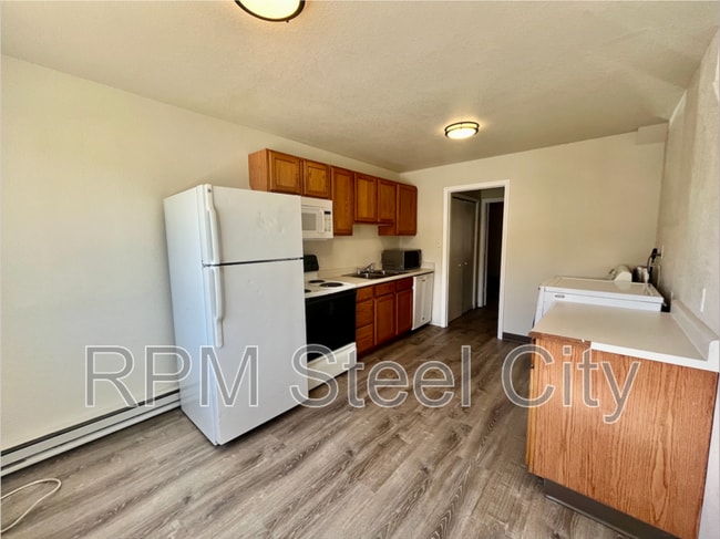 Building Photo - 1715 Oakshire Ln