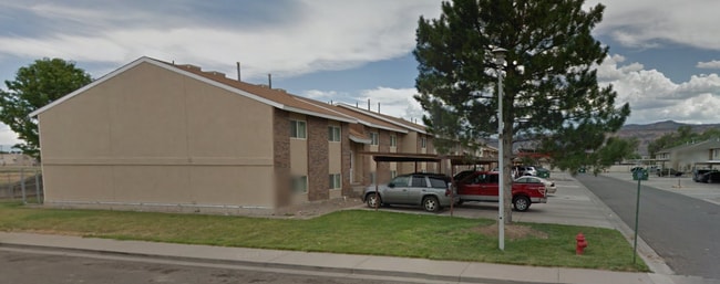 Building Photo - 812 E Cedar Ct Unit C