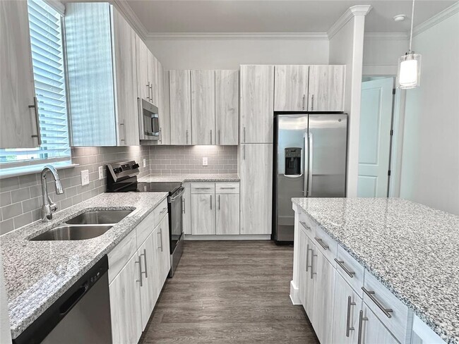Building Photo - 3030 Greenbusch Rd Unit 313B Rental