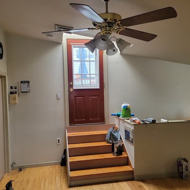 Photo - 1207 Carpenter St Unit B