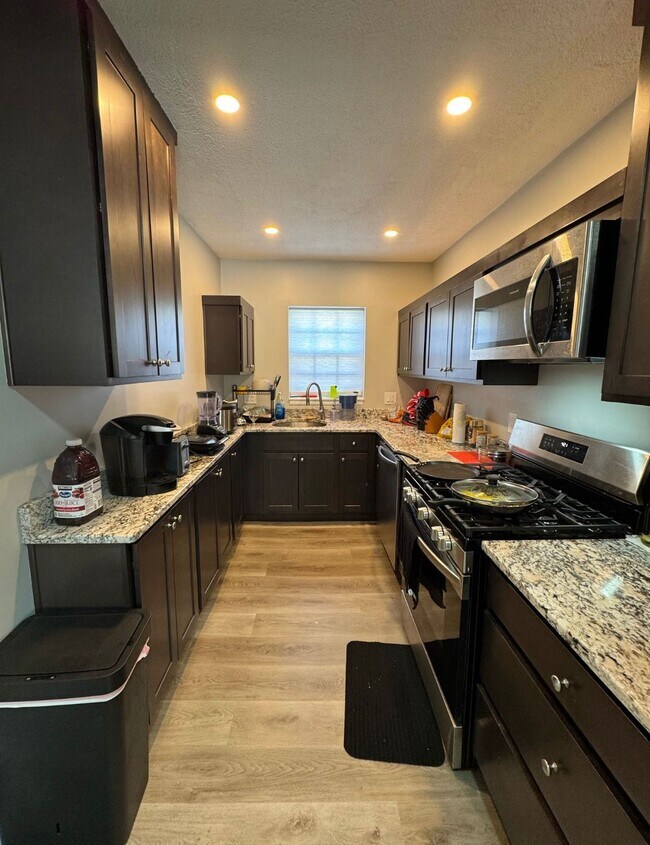 Photo - 149 Lake Shore Rd Unidad 2