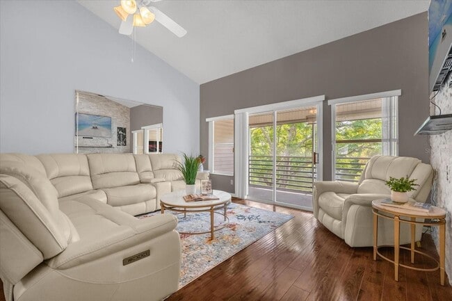 Photo - 6043 Lake Pointe Dr Unit 308