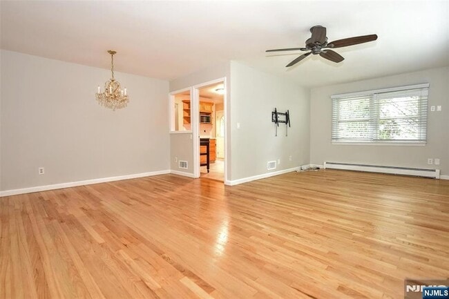 Photo - 362 Cornell St