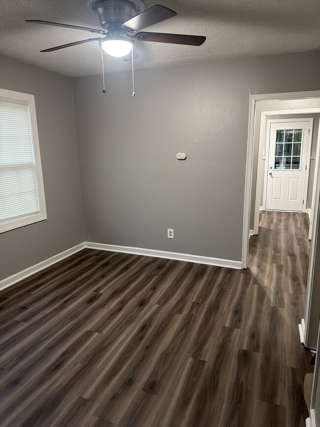 Photo - 464 Glankler St