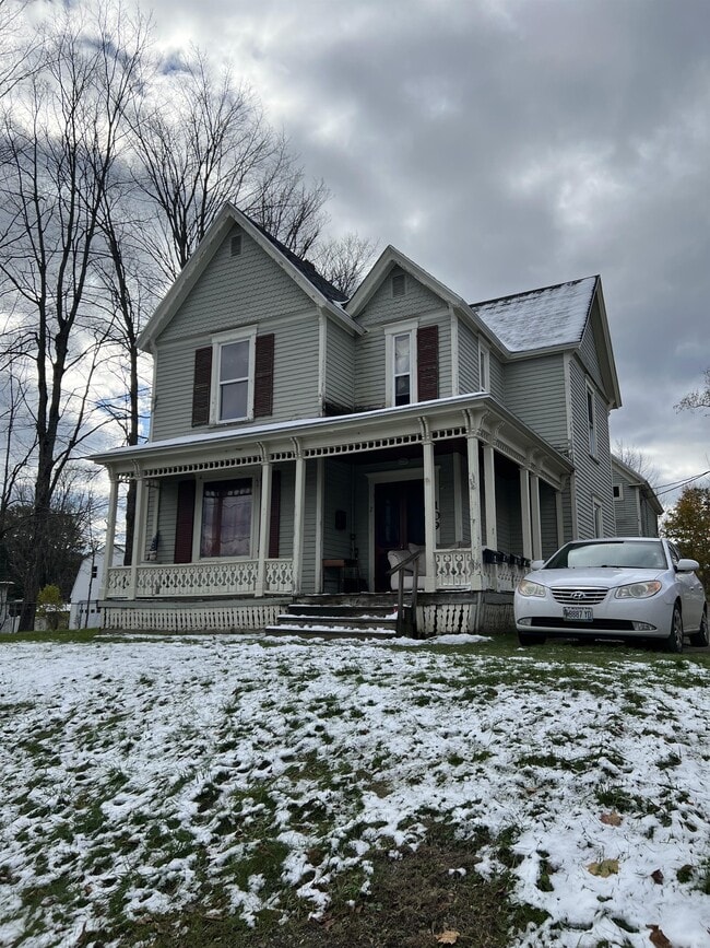 Photo - 109 Pleasant St Unit 3