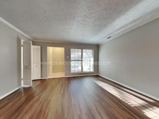 Photo - 8322 Lullwater Dr