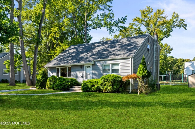437 Redmond Ave