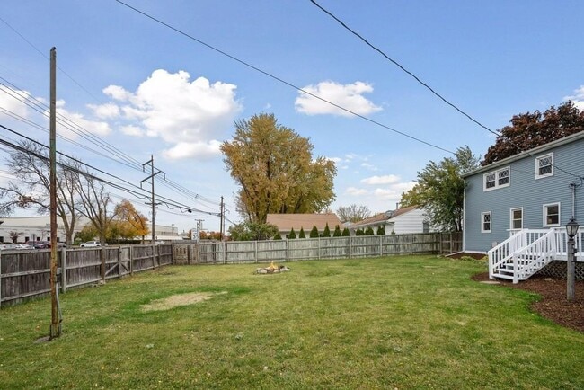 Photo - 5060 Hughes Ave NE