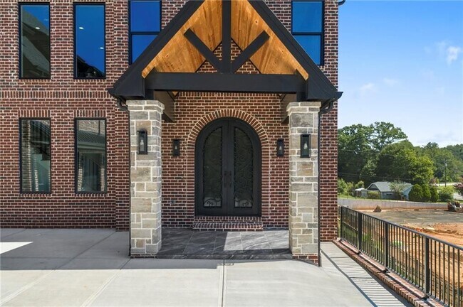403 Thunder Rd