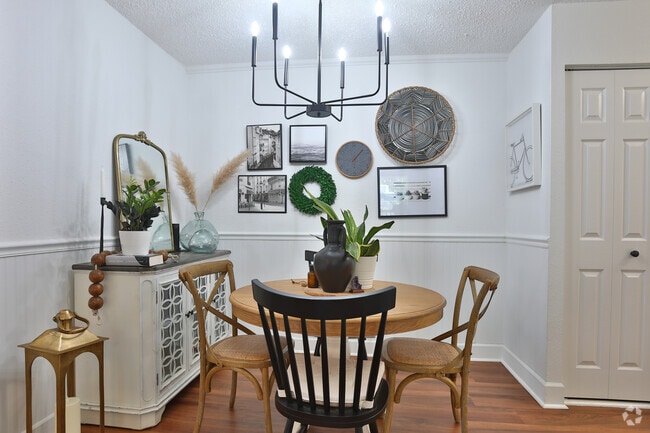 Photo - The Fairway Club Apartments