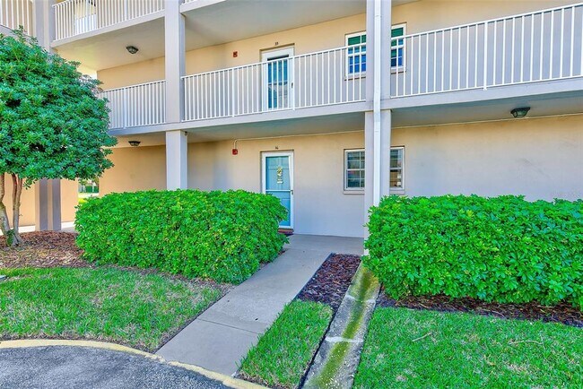 Photo - 10215 Regal Dr Unidad 16