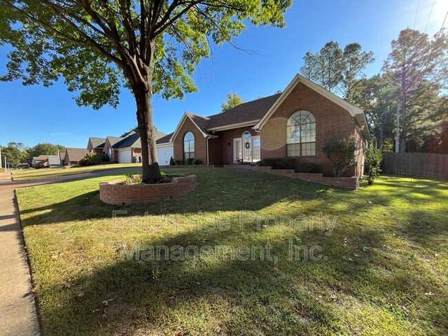 Photo - 384 Walnut Trace Dr