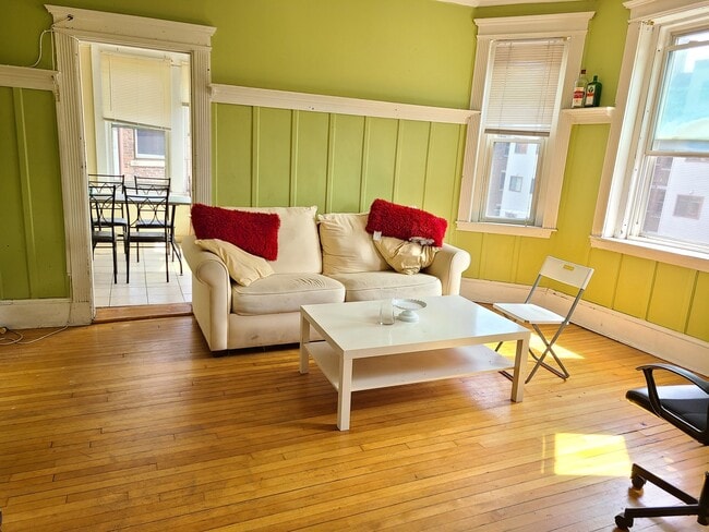 30 Glenville Ave Unit 3
