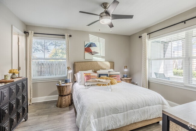 1BR, 1BA - 600SF - Bedroom
