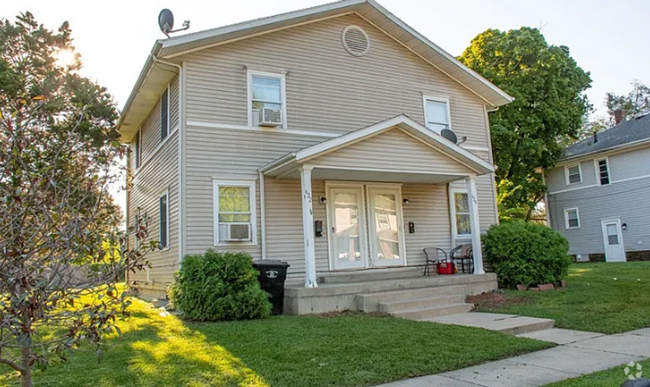 Building Photo - Newly remodeled 2 Bedroom Duplex Rental