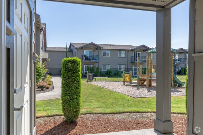 1BR, 1BA - 675SF - Patio