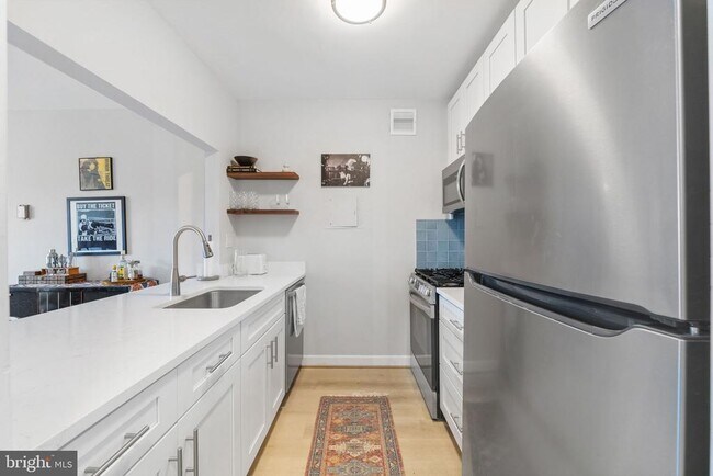 Photo - 4141 Henderson Rd Unit 614